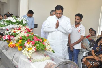 Celebs Pay Condolences to C Narayana Reddy